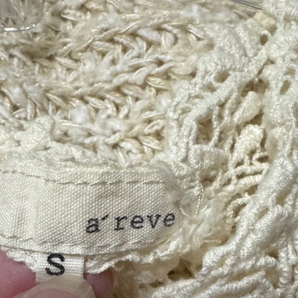 A'Reve Cream Crochet Lace Accent Tank Top PTP 18 inches - Picture 2 of 4